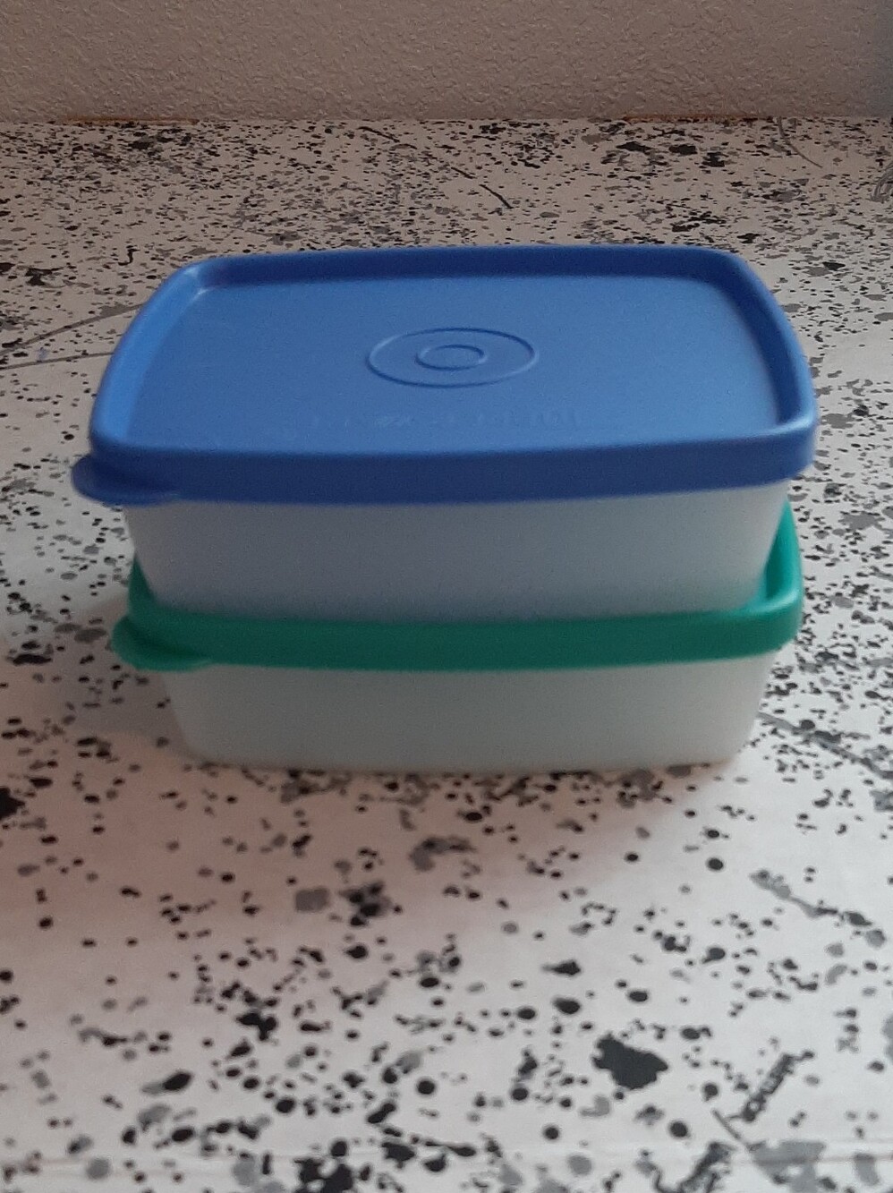 Tupperware Refrigerator Square Set/2 - Picture 6 of 9